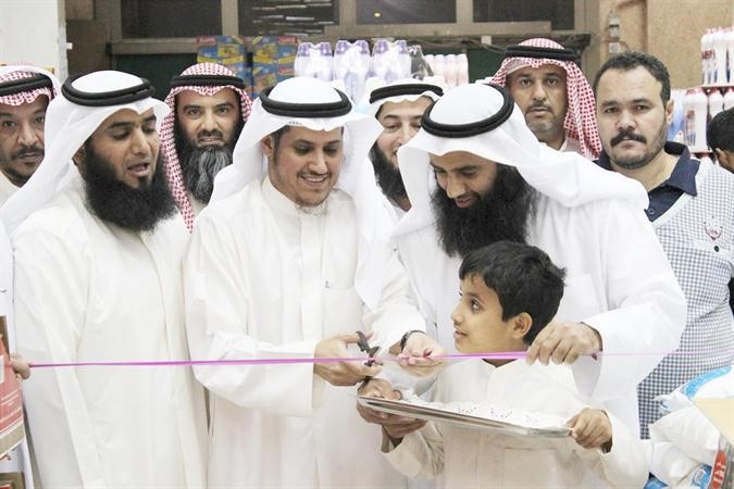 علي الدوسري ودمحمد الهاجري يفتتحان مهرجان السلع الرمضانية في جمعية علي صباح السالم﻿