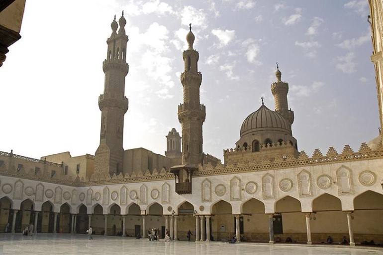 الأزهر يحذر من «حرب أهلية» في مصر ويدعو للهدوء