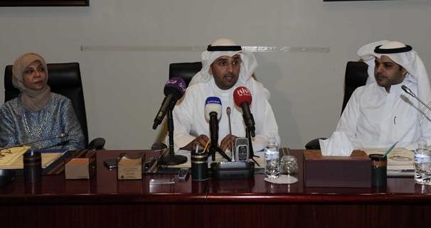 دنايف الحجرف ومريم الوتيد خلال المؤتمر الصحافي امس﻿
