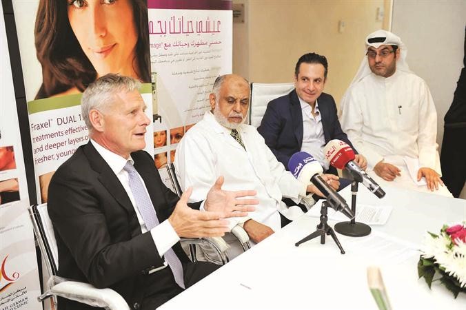 البروفيسور بيتر هيرش ود محمد الجارالله ود على زادة خلال المؤتمر الصحافي هاني عبد الله﻿