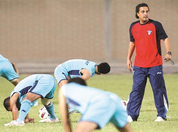 المدرب عبدالعزيز حمادة يترقب الاوضاع المستقبلية 	الازرقكوم﻿