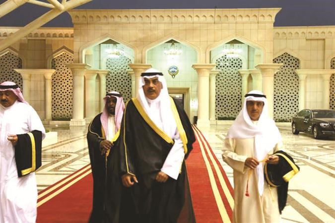 الشيخ صباح الخالد اثناء مغادرته متوجها الى البحرين﻿