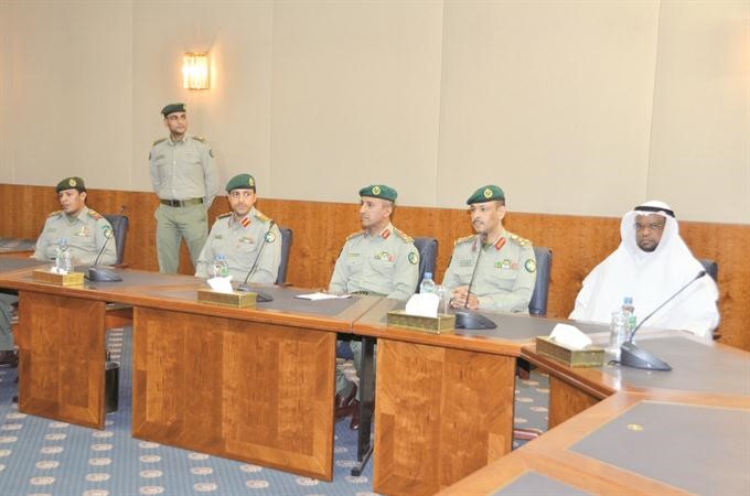 اللواء متقاعد دعبدالوهاب الرومي والعميد محمد الفرحان والعميد جمال الذياب وعدد من الضباط