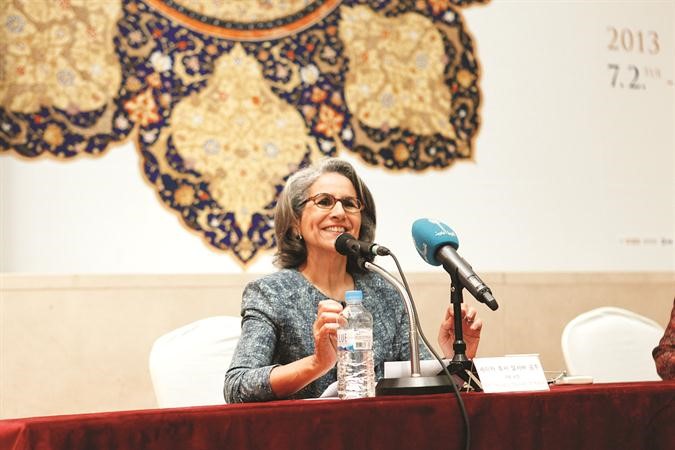 الشيخة حصة الصباح اثناء المؤتمر الصحافي