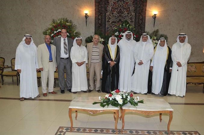  محمد العسعوسيمع عدد من مهنئيه	 اسامة ابو عطية﻿