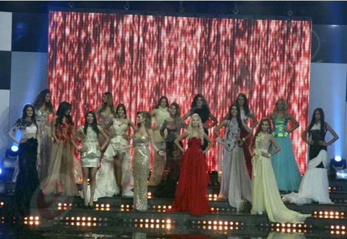 بالصور.. الأرجنتينية ميكايلا تفوز بلقب «Miss World Top Model 2013»