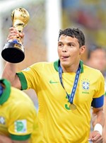 مدافع البرازيل تياغو سيلفا بطل كاس القارات يؤكد بقاءه مع سان جرمان ويرفض الانتقال لبرشلونة افپ
