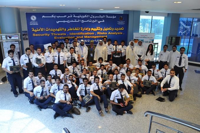 المشاركون في دورة المواد الخطرة