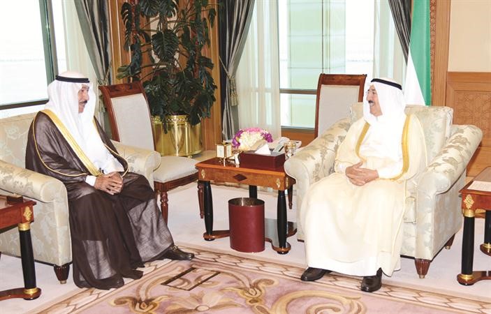 صاحب السمو الامير الشيخ صباح الاحمد مستقبلا الشيخ جابر العبد الله﻿