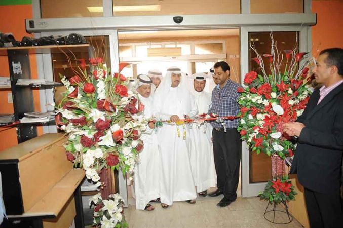 سيف المويزري خلال افتتاح مهرجان جمعية عبدالله المبارك الرمضاني ﻿