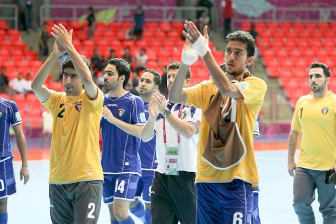 فرحة اللاعبين بالتاهل الى الدور نصف النهائي﻿