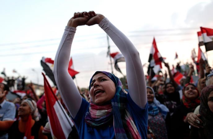 هيومان رايتس : قرابة 100 سيدة تعرضن للتحرش في ميدان التحرير على مدار 4 أيام