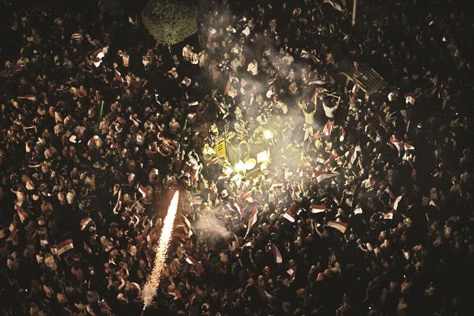 فرحة عامرة في ميدان التحرير عقب بيان القوات المسلحة مساء امس