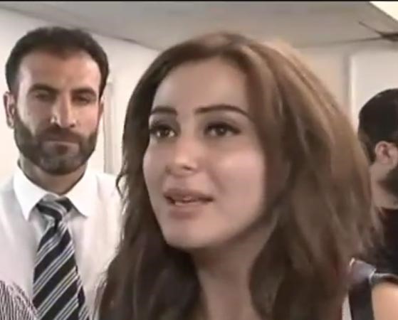 بالفيديو.. سورية تستقبل فرح يوسف بالورود وتتحدى الخطر