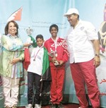 عبدالعزيز الصعيب يتسلم جائزة المركز الثاني من الشيخة حياة ال خليفة﻿