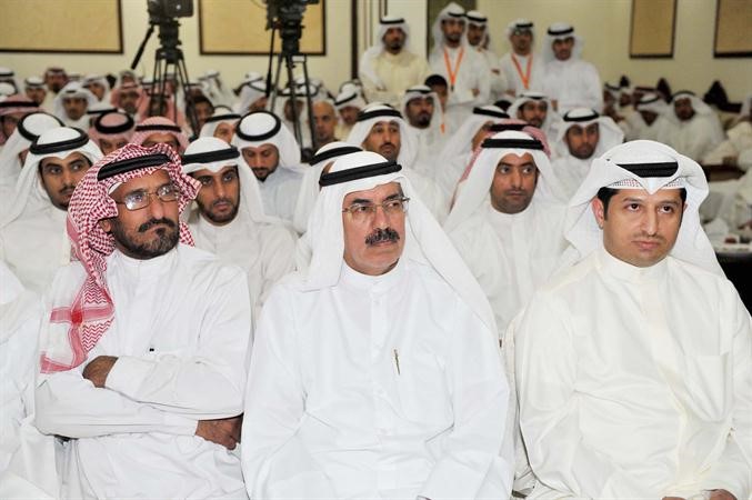 ناخبو الدائرة يستمعون للشريعان﻿