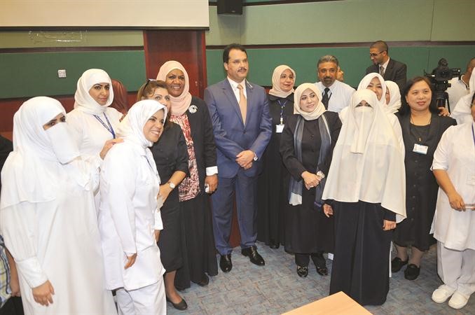 فريق العاملين بمستشفى زين مع دالحربي﻿