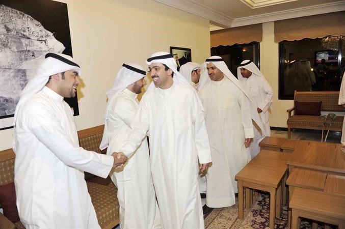 علي الراشد خلال دخوله الديوان﻿