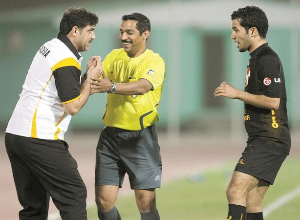 المدرب محمد ابراهيم يوافق على انتقال حمد العنزي وضاري سعيد ﻿