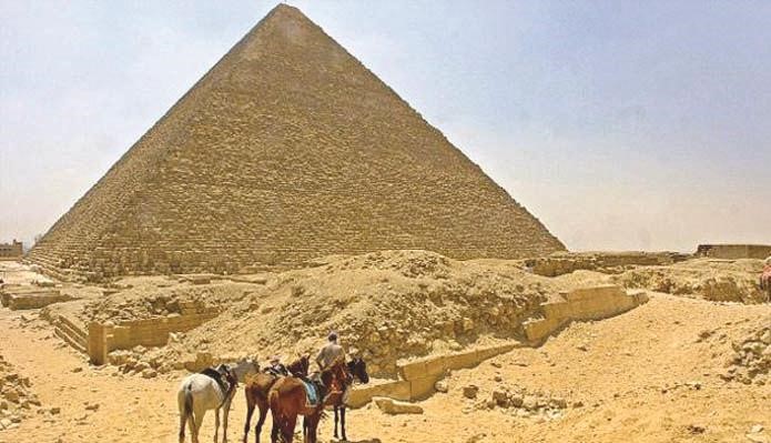 اهرامات الجيزة﻿