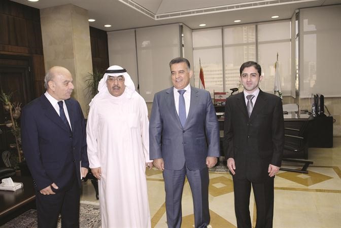 المدير العام للامن العام اللبناني اللواء عباس ابراهيم متوسطا الزملاء نائب رئيس التحرير عدنان الراشد ومدير التحريرمحمد الحسيني وعمر حبنجر﻿