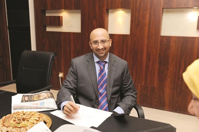 سامي البدر لـ «الأنباء»: اتباع نظام غذائي صحي.. وشرب الشاي