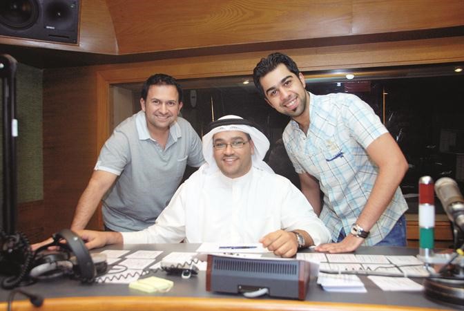 احمد الموسوي وعلي حيدر ونايف الكندري في استديو البرنامج فريال حماد
