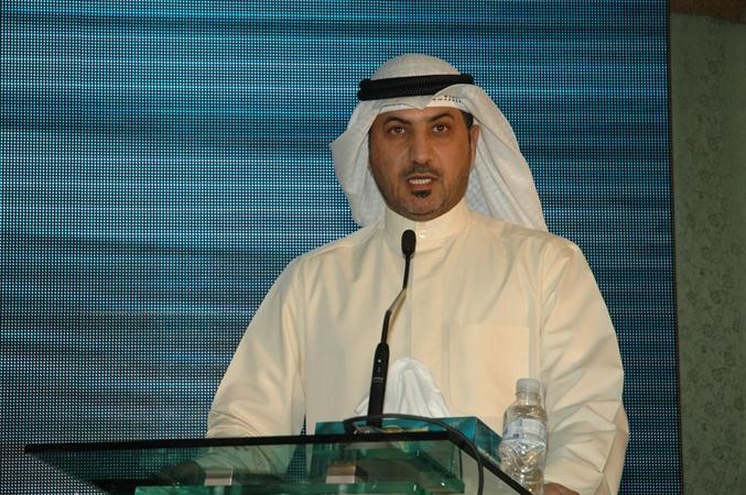 مرشح الدائرة الخامسة احمد الشريع متحدثا للحضور انور الكندري
