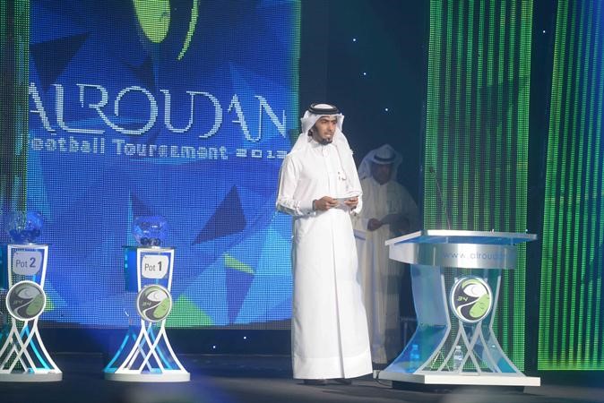 المذيع القطري المتالق محمد سعدون الكواري يقدم الحفل 