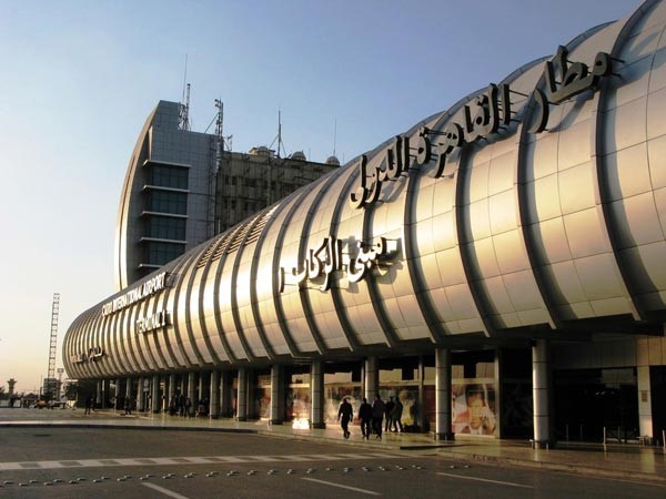 السلطات المصرية تشدد إجراءات دخول السوريين
