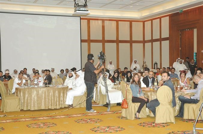  متابعة من الحضور للمتحدثين في مؤتمر شباب zone انور الكندري 