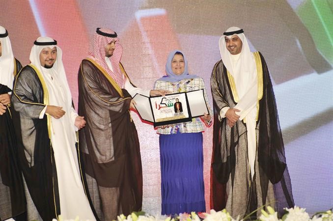 تكريم دفايزة الخرافي