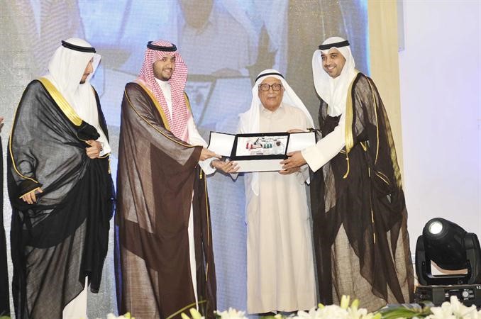 درع شكر للدكتور صالح العجيري هاني عبدالله