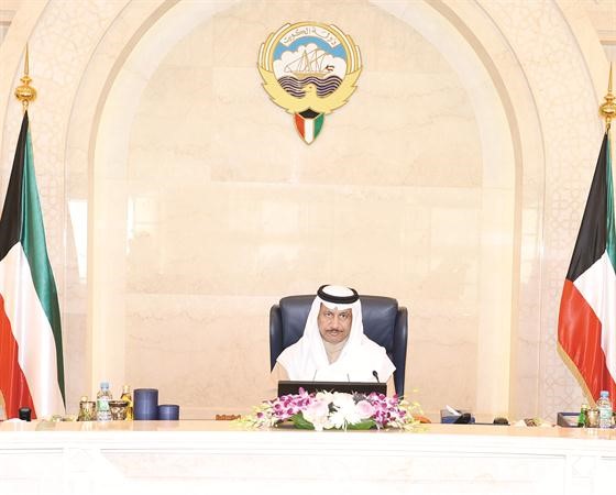 سمو رئيس الوزراء الشيخ جابر المبارك مترئسا جلسة امس﻿