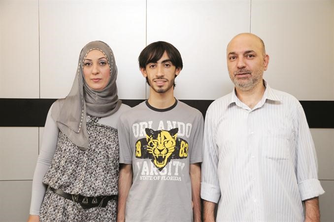 علي ووالده الزميل زين ووالدته سالم الشمري