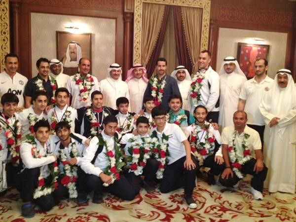 الشيخ خالد العبدالله وعماد بهبهاني مع وفد منتخب الكراتيه﻿