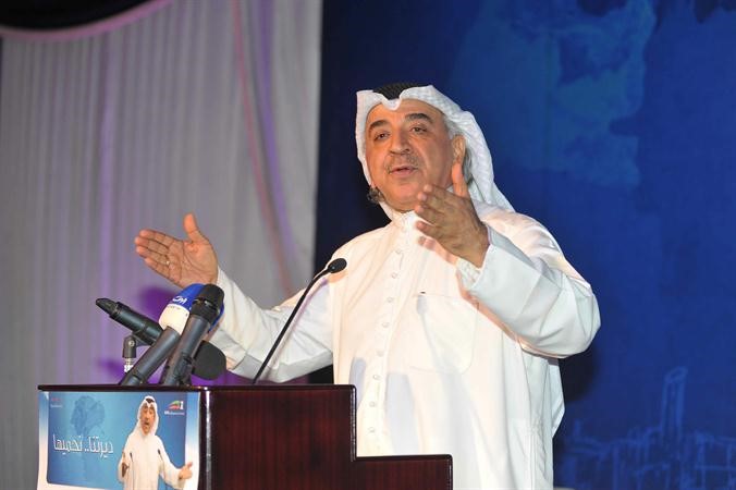 دعبدالحميد دشتي متحدثا للحضور