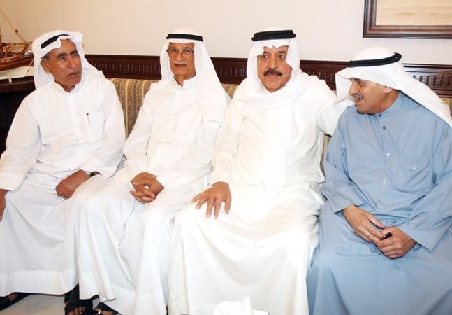 عبدالله الفارس متوسطا بعض الحضور