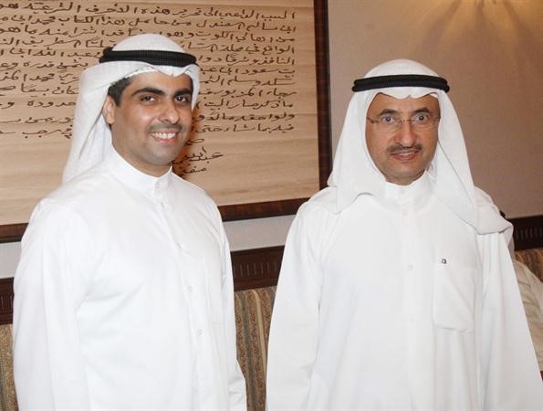 رياض العدساني مستقبلا النائب السابق مشاري العنجري