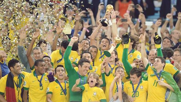 فرحة لاعبي البرازيل بالتتويج بكاس القارات