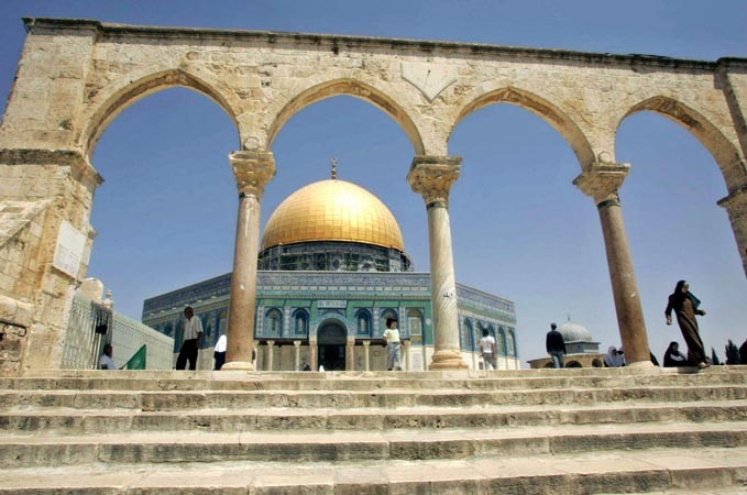 عشرات المتطرفين اليهود يقتحمون باحات المسجد الأقصى في أول أيام شهر رمضان