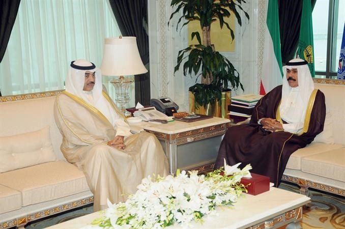 سمو ولي العهد الشيخ نواف الاحمد مستقبلا الشيخ صباح الخالد