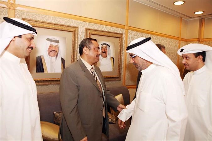 دالسهلاوي خلال استقبال المهنئين