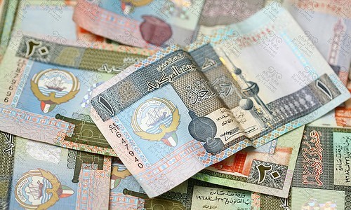 بدون يبلغ عن سرقة شنطة من مركبة مواطنة في النقرة