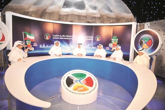 الشيخ طلال المحمد يتوسط ضيوف غبقة الشاهد