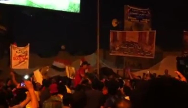 بالفيديو .. هتافات مؤيدي مرسي .. كوتوموتو يا حلوة يا سيسي المرسي هو رئيسي