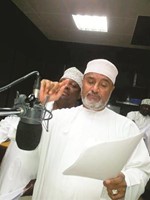 طالب البلوشي اثناء تسجيل برنامج دربكة﻿