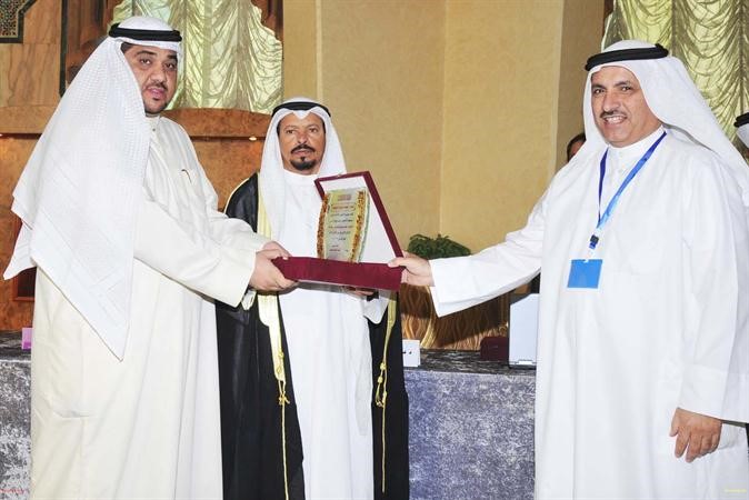 دبندر الرقاص ومحمد المسيلم يكرمان نواف الجسارمحمد خلوصي