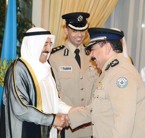 صاحب السمو الامير الشيخ صباح الاحمد يتلقى التهاني من اللواء عبدالفتاح العلي