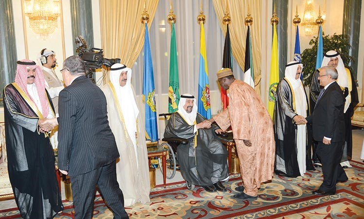 سمو الامير وسمو ولي العهد وسمو الشيخ سالم العلي والشيخ مبارك عبدالله الاحمد يتلقون التهاني بحلول شهر رمضان